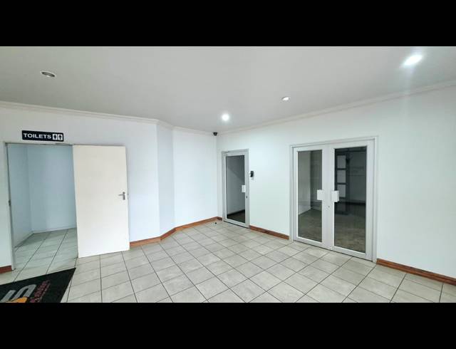 210M² OFFICE TO LET IN ERASMUSKLOOF